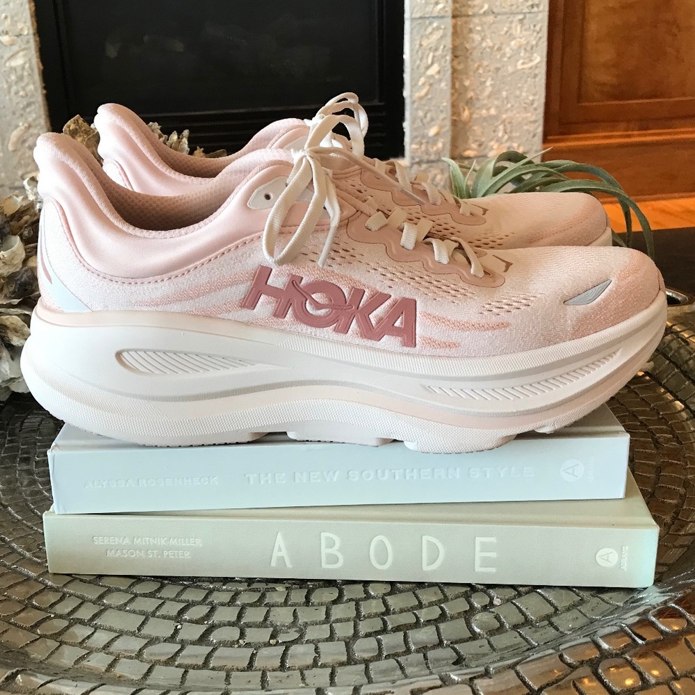 GOING FAST 🔥 HOKA BONDI 9 ROSE LATTE / ROSE CREAM - Picture 2 of 16
